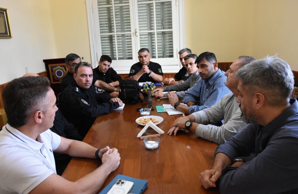 Rápido despacho de patrulleros y falsas alarmas, puntos clave de la reunión con la Cámara de Seguridad Electrónica