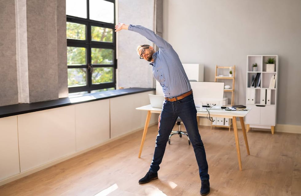 Cómo es el ejercicio de meditación efectivo que ayuda a las personas a combatir el dolor de espalda