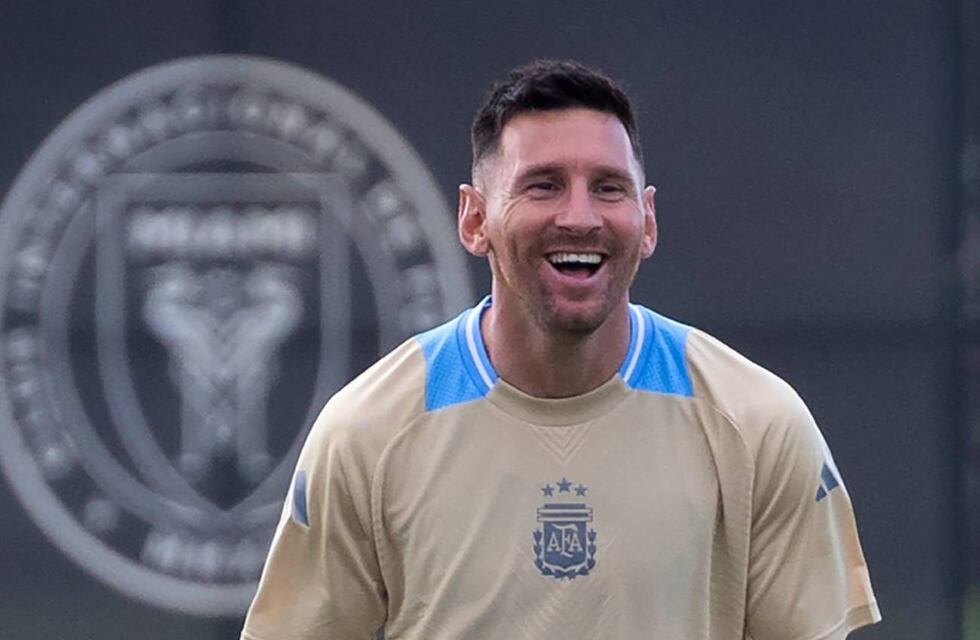 ¿Te quedó guardada? Cómo es la figurita de Messi que se vende por casi $40 mil