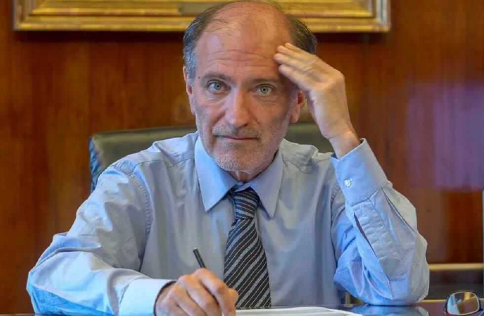 Cómo fue la reacción del expresidente del Banco Nación, tras enterarse de su salida en medio de un acto
