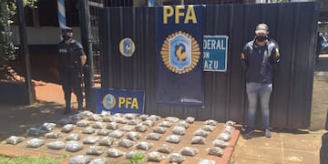 Puerto Iguazú: detuvieron a un hombre acusado de enviar marihuana a través de encomienda.