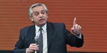 Alberto Fernández se mostró enojado contra la oposición.