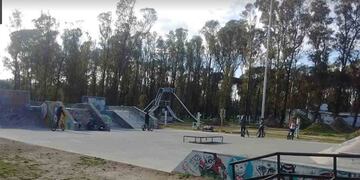 Un adolescente se accidentó en la pista de skate del Parque de Mayo