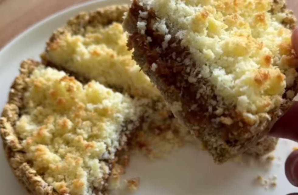 Cómo hacer tarta de avena y coco: la receta sin azúcar ideal para un antojo dulce