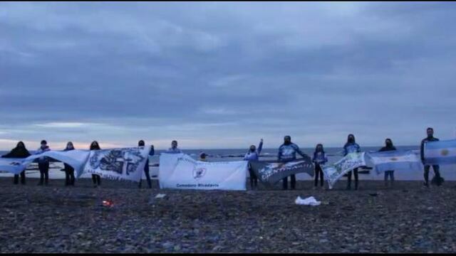 Emotiva vigilia en el día de la independencia argentina.