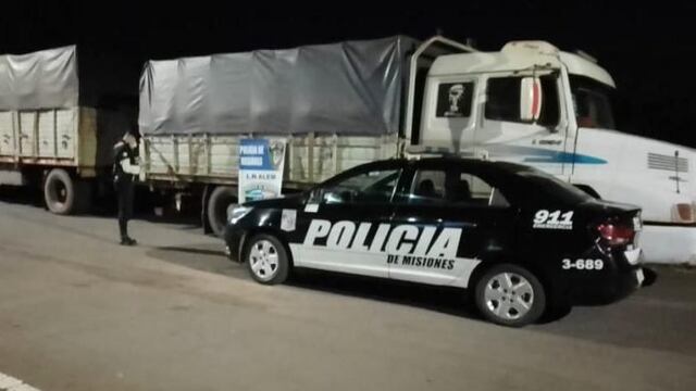 Nuevamente, dos camiones fueron secuestrados con soja ilegal en Leandro N. Alem.