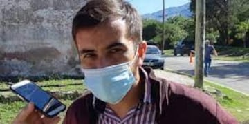 El jefe comunal Martín García confirmó las restricciones en ambas localidades y al menos por diez días.