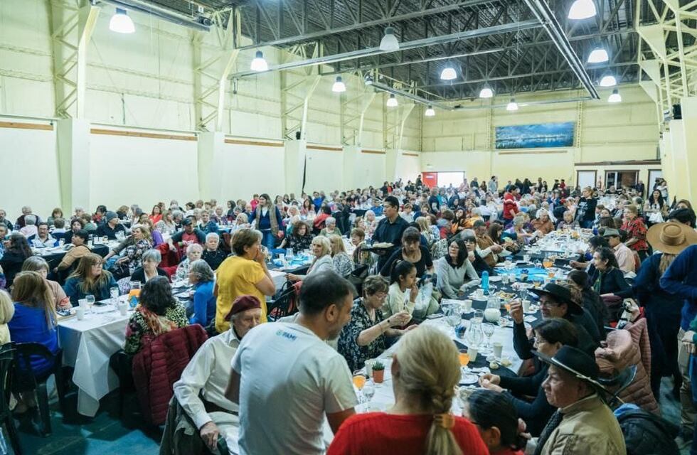 Más de 500 jubilados de Tierra del Fuego fueron agasajados en Ushuaia
