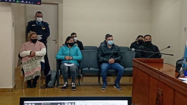 Los policías involucrados en la polémica detención de una menor de 15 años, en Tribunales.