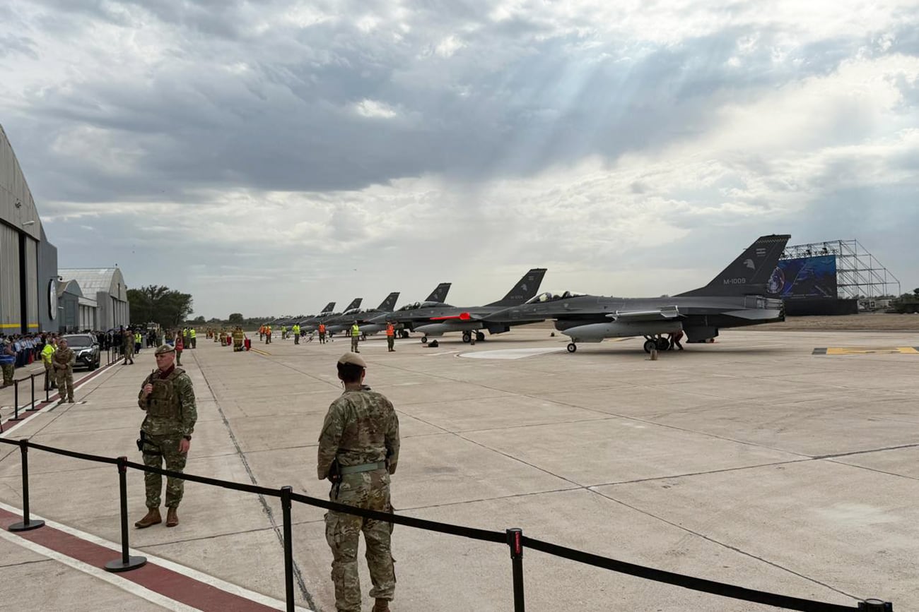 Los aviones F-16 en Córdoba (Tomás Fragueiro/LaVoz).