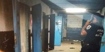 Comisaría destrozada por el incendio