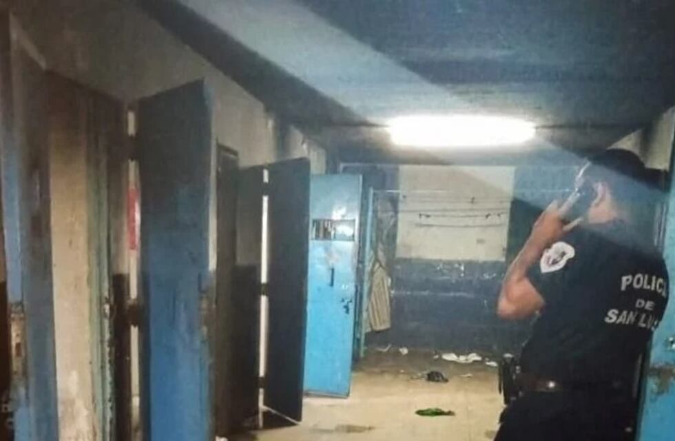 Se desató un incendio en una comisaría por una pelea entre internos