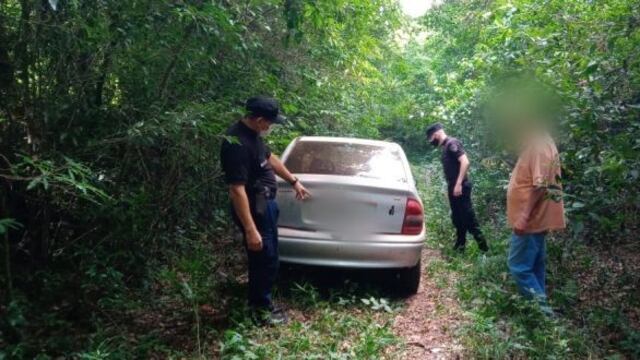 Ataque al periodista en El Soberbio: hallaron un automóvil abandonado con un machete ensangrentado dentro.