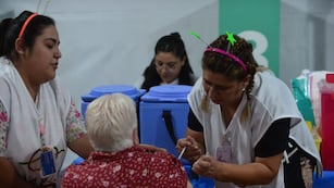 En La Noche de las Vacunas se completarán esquemas y se aplicarán dosis de la antigripal y la de Covid-19.