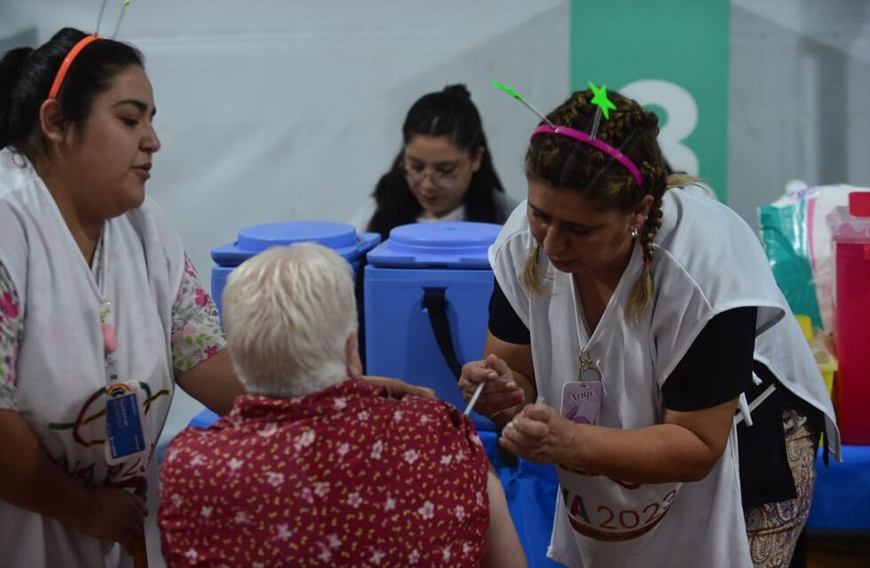 Cuántas dosis se aplicaron en la Noche de las Vacunas de Córdoba