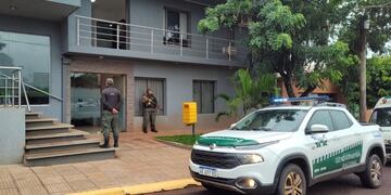 Investigan a una clínica de Cerro Azul por supresión de identidad.