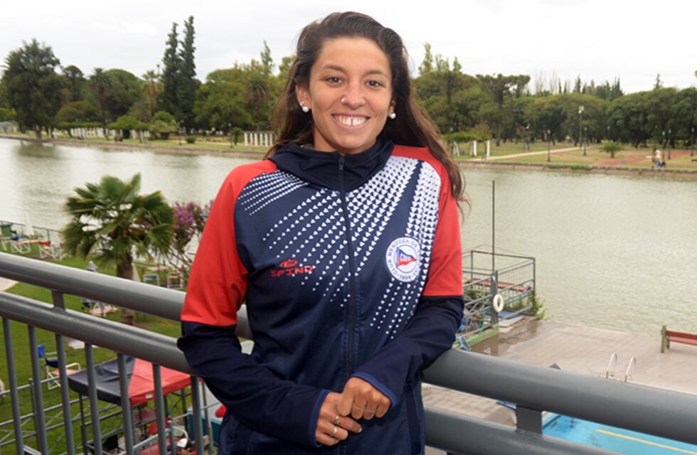 Quién es Florencia Mazzei, la nadadora que no se achicó tras una lesión y se abrió al triatlón
