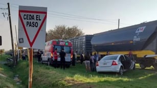 Un tren arrolló un auto en San Lorenzo