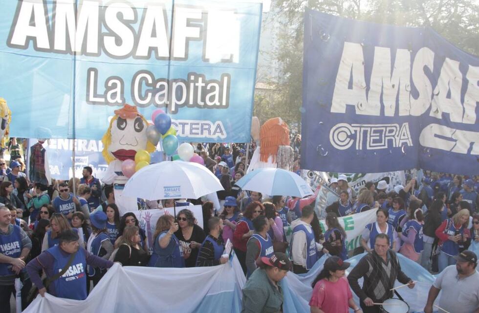 Paro docente en Santa Fe abre con protesta: “Las clases comienzan en la calle”