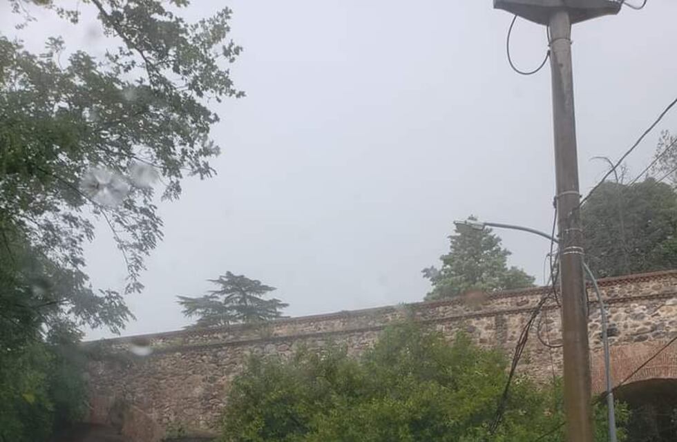 Saldán: fuerte tormenta provocó destrozos en la ciudad