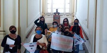 La comunidad Travesti Trans y No Binarie de Tres Arroyos presentó en la Municipalidad una nota para que se efectivice el cupo laboral