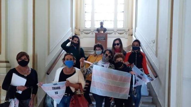 La comunidad Travesti	Trans y No Binarie de Tres Arroyos presentó en la Municipalidad una nota para que se efectivice el cupo laboral