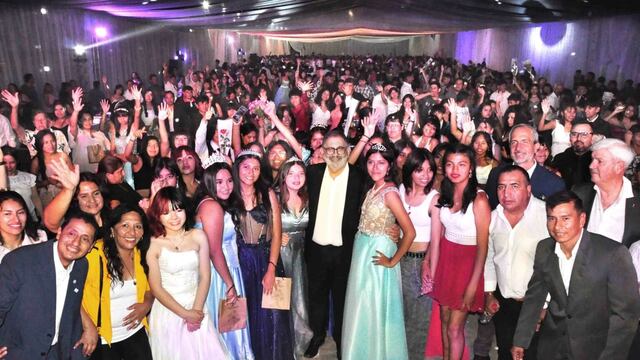 Unas 250 jovencitas, más sus familiares y amigos, colmaron las instalaciones del Centro Cultural “Gral. Manuel Belgrano” en la gala “Sueños de Primavera”.