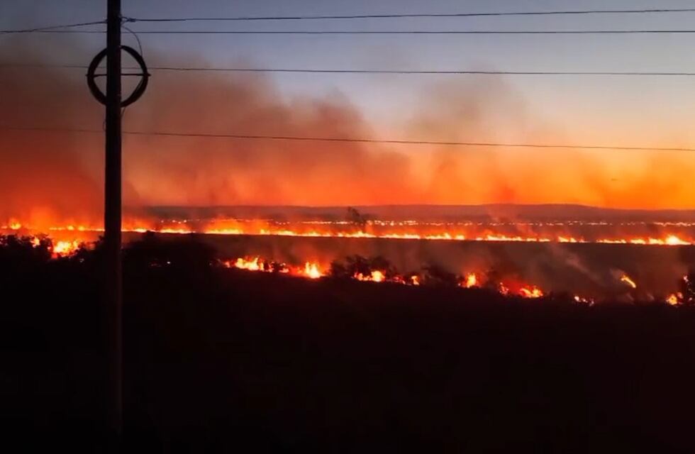 Incendios forestales en Córdoba: contuvieron los dos focos en Manantiales