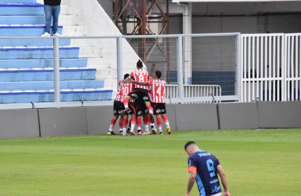 Instituto le ganó 1 a 0 a Atlético, en Rafaela y sube en la tabla