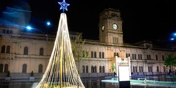 El tradicional símbolo navideño podrá verse desde varios puntos de la ciudad.