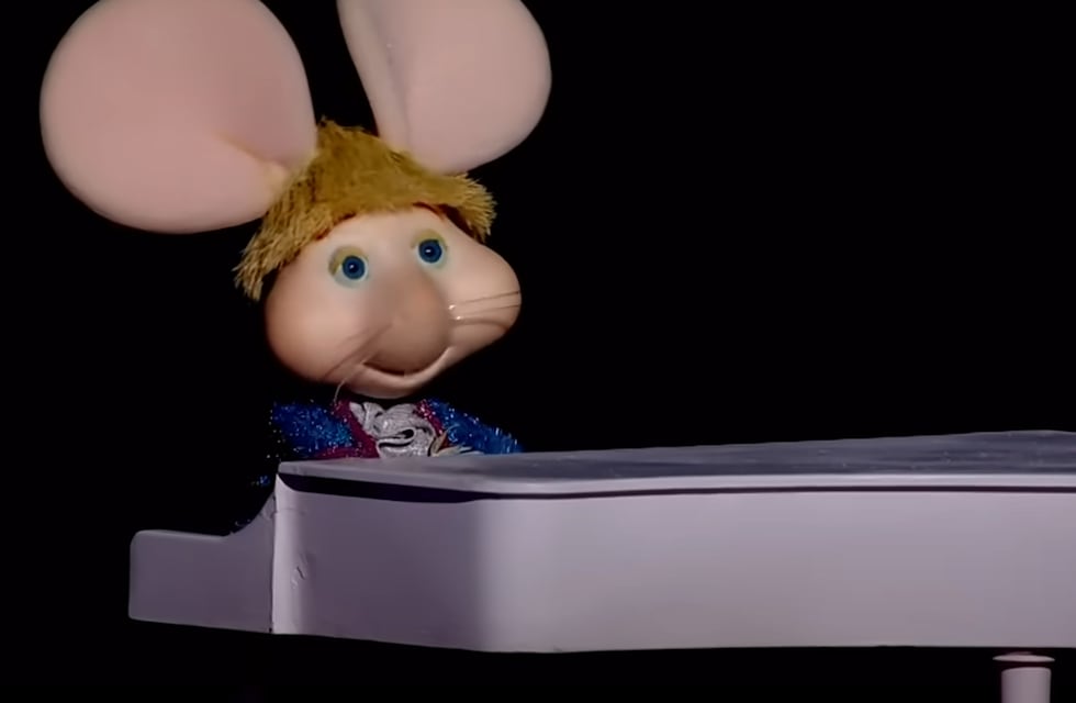 Compró un Topo Gigio en una feria solidaria para su hijo y terminó viviendo una pesadilla