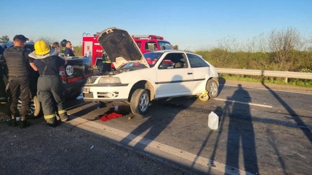 Una Fiat Toro y un Volkswagen Gol blanco involucrados