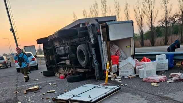 El siniestro vial ocurrido este miércoles por la mañana en Córdoba. (Policía)