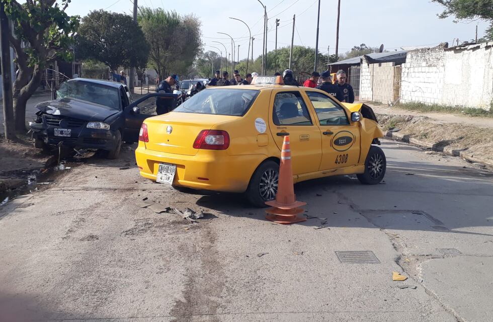 Video: así fue la persecución del taxi robado que terminó chocando en Córdoba