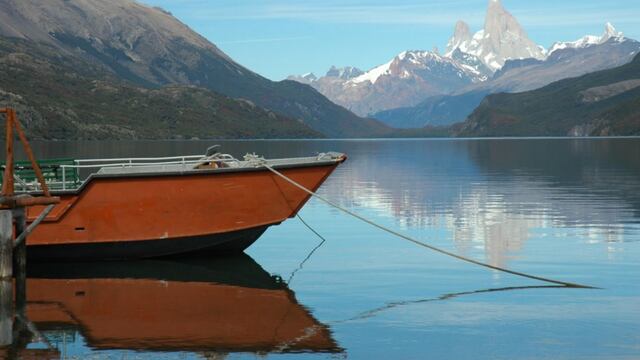 Arrojó su anillo de compromiso al lago y un buzo lo encontró.
