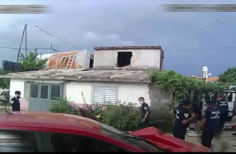 Inseguridad en Córdoba: escapaban de la Policía y atropellaron a un hombre en la vereda