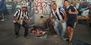 La previa en las afueras del estadio Mario Alberto Kempes.