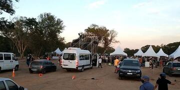 Más de 1.400 personas en una fiesta en Fontana.