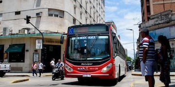 Inician trabajos de repavimentación en calle Crisóstomo Álvarez: cambios en recorrido de líneas de colectivos