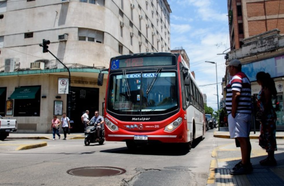 Inician trabajos de repavimentación en calle Crisóstomo Álvarez: cambios en recorrido de líneas de colectivos