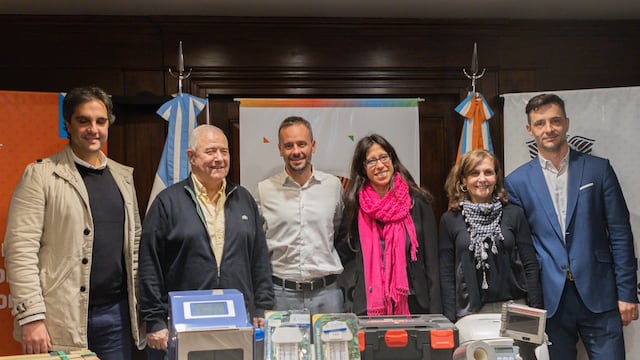 Ushuaia recibió equipamiento para el laboratorio de toxinas y microbiología