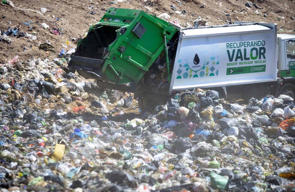 Río Ceballos: ambientalistas califican de “mega basural” al Centro Verde anunciado por Schiaretti