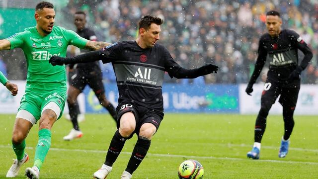 Con dos asistencias de Messi, PSG le ganó 3-1 al Etienne