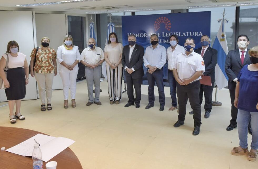 Legislatura: Jaldo recibió al cuerpo de Bomberos Voluntarios de Alberdi