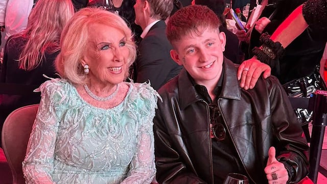 Así fue el llamativo encuentro entre Dillom y Mirtha Legrand en la gala de Personajes del Año 2023 de la revista Gente