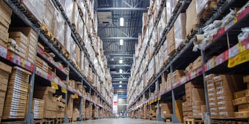 Cuidar los stocks de productos importados, una prioridad en muchas empresas.