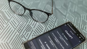 ¿No son privadas? Revelaron cómo se pueden ver las conversaciones de otras personas con ChatGPT. (Xataca)