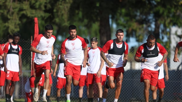 El equipo de Daniel Oldrá comenzó los entrenamientos en La Agustina. El delantero Franco Jara y el arquero Lautaro Maldonado son las primeras incorporaciones. (Prensa Instituto)