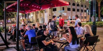 GOLPEADOS. Los restaurantes es el rubro más golpeados por la cuarentena, en sus niveles de facturación. (La Voz)