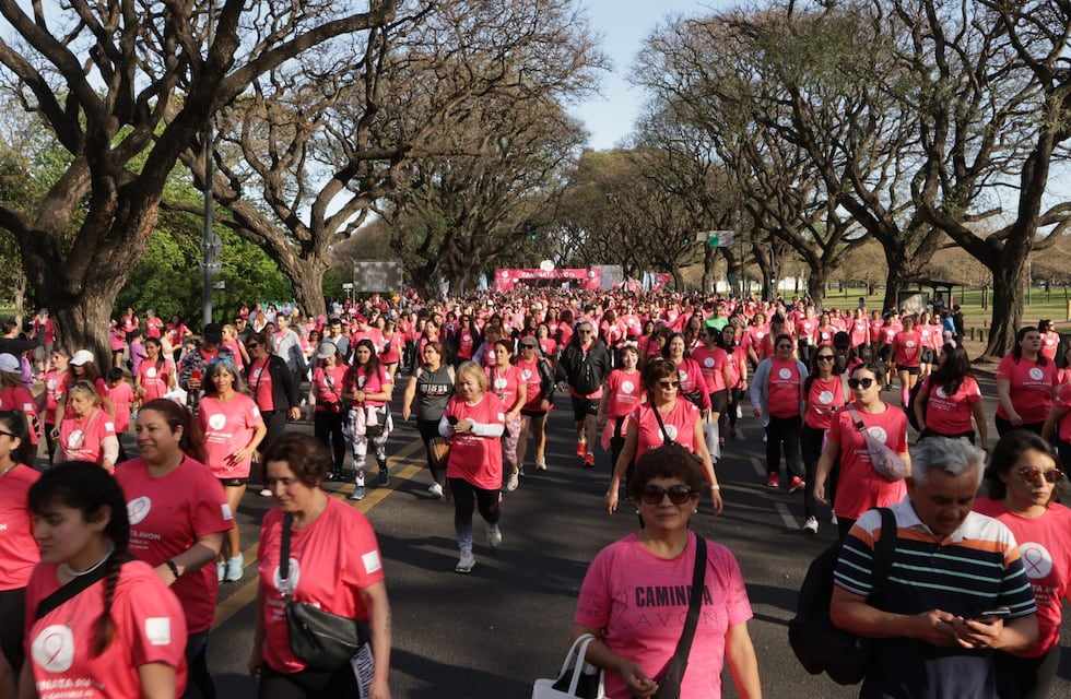 Cómo inscribirse a la caminata AVON por la lucha contra el cáncer de mama